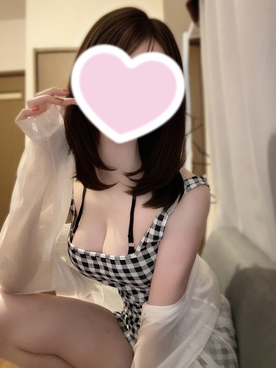 美波 もね